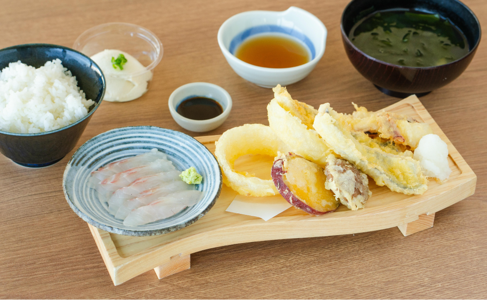 本日の淡路島海鮮天ぷら定食(太刀魚・タコ)画像